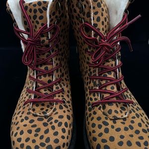 Krazy Kicks Camelia - Size 4 Girls Boots Cheetah design